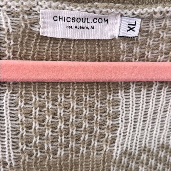 Chic Soul Sage Green & White Plaid V-Neck Cardigan XL | Cozy Layering Top - Picture 2 of 4